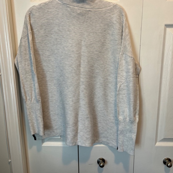 Cynthia Rowley size XL pullover - Picture 9 of 12